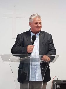 pastor Sergio Giusti